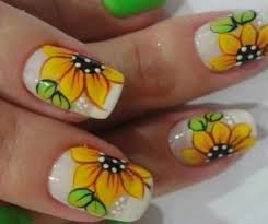 Una de las primeras obras de dalí fue autorretrato con l' humanité, pintada cuando el artista apenas tenía 19 años. Pin De Ginger Taggart En Nails Girasoles Unas Unas Decoradas Con Girasoles Disenos De Unas Mariposas