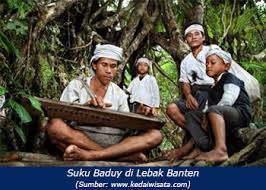 Manusia adalah makhluk sosial yang memerlukan kehadiran orang lain untuk melakukan interaksi. Perubahan Sosial Budaya