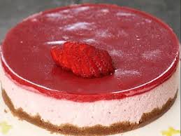 Le Bavarois Est Un Entremets Generalement A Base De Mousse De Fruits Le Terme Feminin Bavaroise Desig En 2020 Bavarois Fraise Recette Facile Gateau Fraise Facile
