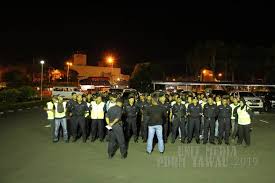 Dalam operasi itu, beliau berkata, ada pati cuba melarikan diri melalui denai selepas mengesan kehadiran pihak berkuasa, namun semuanya berjaya dicekup. Polis Daerah Tawau A Twitter Ops Sarang Khas Polis Tawau Gempur Felda Umas Uma 75 Pendatang Asing Tanpa Izin Pati Warga Indonesia Dan Filipina Ditahan Dalam Satu Operasi Khas Di Kawasan Hotspot Perkampungan