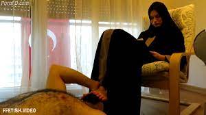 Turkish mistress Aylin get good morning worship