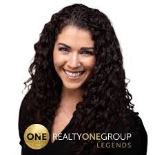 Laura Jernigan's Instagram, Twitter & Facebook