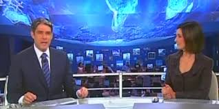 Esqueci de deixar o celular na minha mesa lá embaixo antes de subir pra bancada. Homem Invade Redacao Do Jornal Nacional E Tira As Calcas Ao Vivo