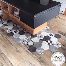 David Jordy Carrelage Angers Sur Instagram Realisation D Une Cuisine Decoentre Cuisine Carreaux De Ciment Parquet Cuisine Carrelage Imitation Parquet