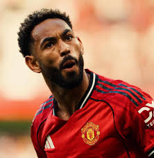 Manchester United scores 2-3 goal