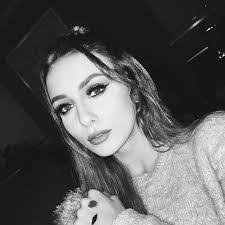 Danielle Oliva's Instagram, Twitter & Facebook