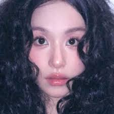 chaeyoung with kim petras, eddie benjamin, coco & clair clair, wouter hamel  🫶🏻