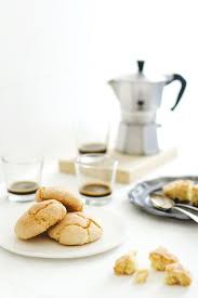 Amaretti Morbidi Biscotti Alle Mandorle Senza Glutine Ricetta Nel 2020 Ricette Amaretti Ricette Di Cucina