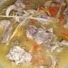 Garang asem ayam ini memiliki cita rasa asam dari belimbing wuluh dan tomat, pedas dari cabai rawit dan gurih dari ayam dan santan serta wangi dari daun salam. 1