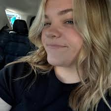 So I need some advice and some help!!! I am looking for a salon job that  pays hourly that mainly does womans hair!! I myself do not like to do men's  hair!!