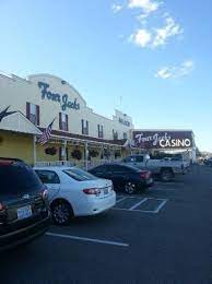 It is owned by gaming and leisure properties and operated by pinnacle entertainment. Pin On Road Runner