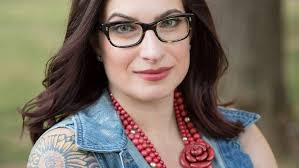 Pictures of Laura Silverman, Picture #311307