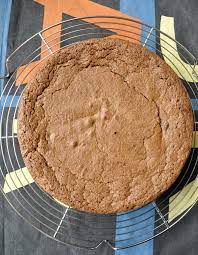 C Est Moi Qui L Ai Fait Comment Demouler Un Gateau Encore Chaud Sur Une Grille Sans Laisser De Marques