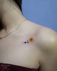 Marcucho32 En Instagram Girasol Sunflower Flower Flowertattoo Sunflowertattoo Tattoo Ta In 2020 Tiny Tattoos For Girls Sunflower Tattoo Shoulder Tattoos