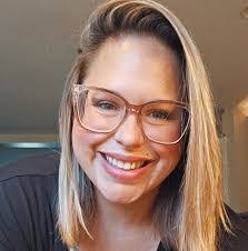 Ciara Calhoun's Instagram, Twitter & Facebook