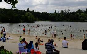 Melun Ou Se Baigner Cet Ete La Piscine Municipale Etant Fermee Le Parisien