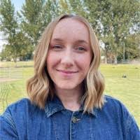 900+ "Trone" profiles