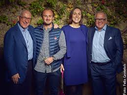 Das jetzige oberhaupt der winzerfamilie ist fritz keller. Winzer Des Jahres Fritz Und Friedrich Keller Restaurant Ranglisten