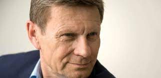 Jego pozycja opiera się na jego roli w przejściu od gospodarki planowej do ryn. Leszek Balcerowicz The Future Of The Eurozone Faculty Of Modern And Medieval Languages And Linguistics