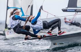 Após três etapas da vela nacra 17, samuel albrecht e gabriela nicolino encerraram o dia no 11º lugar geral, e voltarão a competir no sábado na marina de enoshima. Vela Martine Grael E Kahena Kunze Caem De Posicao Na Classificacao Geral Do 49er Fx Lance