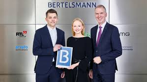 Join facebook to connect with frank lammers and others you may know. 29 Azubis Feiern Erfolgreichen Abschluss Ihrer Ausbildung Bertelsmann Se Co Kgaa