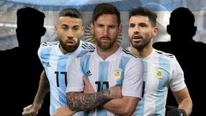Messi, earning a record 148th cap for his country, then doubled the lead himself from the penalty spot after gomez was fouled in the box. 5 Pemain Yang Layak Berhenti Dari Timnas Argentina Indosport