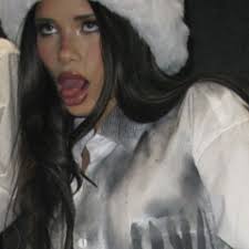 Stream charlotte weaver music