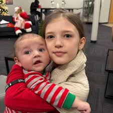 It was an evening full of holiday magic at our annual Juno Jingle Jam!  Festivities included photos with Santa, cookie decorating, ornament making,  a hot cocoa bar, dinner, and a little Christmas