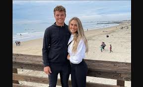 Jun 21, 2021 · luego celebró con su novio andreas athanasiou, el exdelantero de los detroit red wings que juega para los angeles kings, en el green y su hermana mayor, jessica korda, quien terminó empatada en. Abbey Gile Wiki Bio Age Height Boyfriend Instagram Net Worth 2021