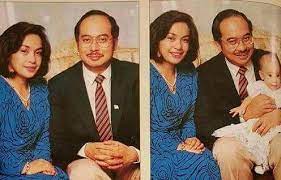 26 august 2010 ngetop 1 comment 1,545 views. 10 Gambar Koleksi Gambar Pm Najib Razak Dan Rosmah Mansur Semasa Muda Warmovie