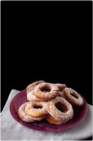 Les Donuts Sont Des Brioches En Forme D Anneau Passees A La Friture C Est Absolument Delicieux Mais Il Ne Faut Mieux P Recette Gouter Friture Recettes Sucrees