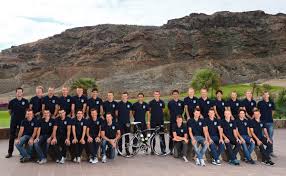 El ciclista del tinkoff, que marchaba 20º en la general, se retira con un golpe de. Saxo Bank Tinkoff Bank Unveil 2013 Team Kit