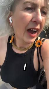 🌉✨Last night was more than music — it was a farewell, a ritual, a moment  of soul-level remembrance.I stood beneath the sky