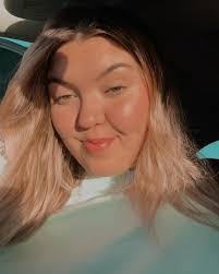 Libby Evans's Instagram, Twitter & Facebook