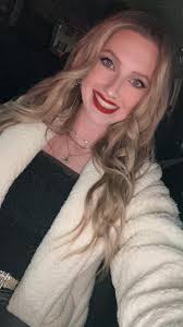 Taylor Swift's Favorite Lipstick Shade: Elson Red