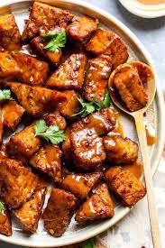 Marinated Peanut Ginger Baked Tempeh Recipe Baked Tempeh Marinated Tempeh Tempeh Recipes