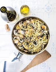 Meilleures Recettes De Spaghettis Elle A Table En 2020 Spaghetti Aux Coques Recettes De Cuisine Spaghetti Recette