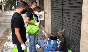 ONG distribui lanches para pessoas carentes neste domingo no ...