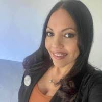 Bernadette Dennis's Instagram, Twitter & Facebook