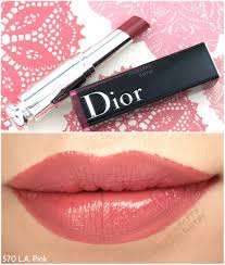 Dior бальзам для губ двойной цвет Addict Lip Glow Dior Addict Lacquer Stick 570 L A Pink Review And Swatches Dior Lipstick Lip Colors Dior Addict