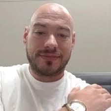 Ryan Quinton's Instagram, Twitter & Facebook