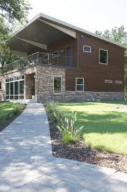 This Tulsa Ok Couple Built A 2500 Sq Ft House From 5 Shipping Containers Amazing Containerh Building A Container Home Container House Plans Container House