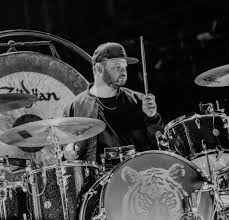 Apr 29, 2021 · a complete list of nominees for the 2021 billboard music awards, where the weeknd scored 16 nominations, followed by dababy with 11, pop smoke with 10, gabby barrett with 9 and megan thee stallion. A Wall Of Groove Inside Typhoons With Royal Blood S Ben Thatcher All Things Loud