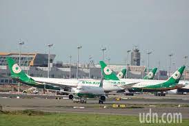 影 長榮航班大減 60幾架飛機交錯停滿長榮機坪 聯合新聞網 最懂你的新聞網站 aviation passenger passenger jet