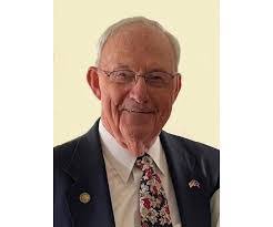 Rufus Lowe's Instagram, Twitter & Facebook