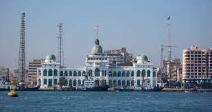 Suez canal authority ( sca ) er en statsejet myndighed, der ejer, driver og vedligeholder suez canal. Suez Canal Authority Egyptian Autonomous Entity Britannica