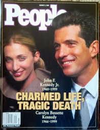 Willow Wallace's Instagram, Twitter & Facebook