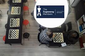 Juega una partida de ajedrez online contra un potente ordenador de ajedrez. Daniel Munoz Chessbase