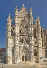 photograph of the front of the cathedral of beauvais france