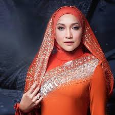 Lagu ini masih berupa single yang diedarkan oleh label suria records sdn bhd. Ziana Zain Putus Terpaksa Lyrics Genius Lyrics